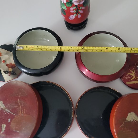 Vintage Japanese Lacquerware Bonbonniere Bowl(s) w/ lids 1 Red, 1 Black… - Picture 10 of 16